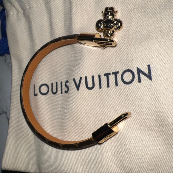 NIB Authentic Louis Vuitton Vivienne bracelet Size 17 M6773F - Picture 9 of 16